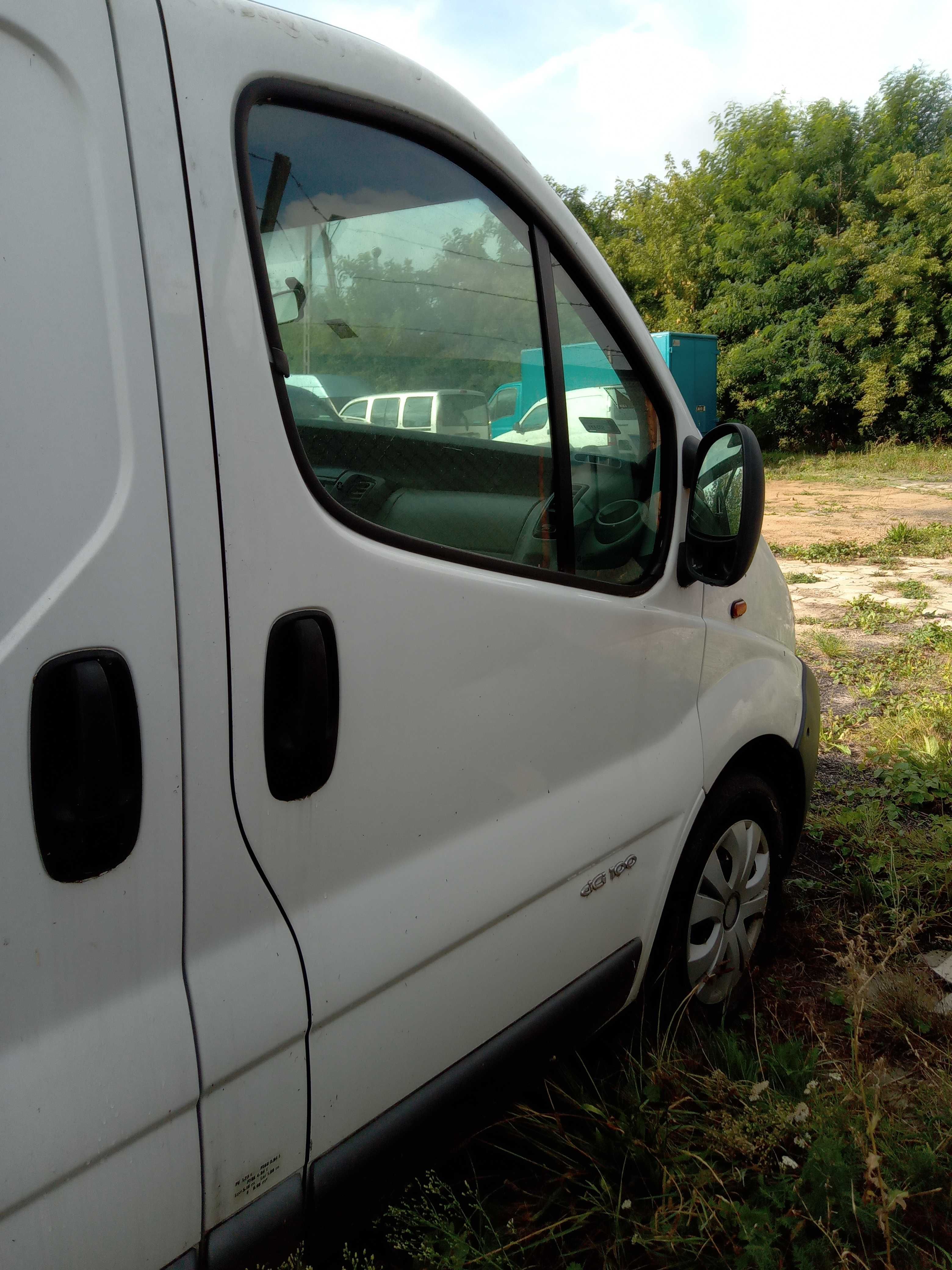 Drzwi przednie prawe RENAULT Trafic II