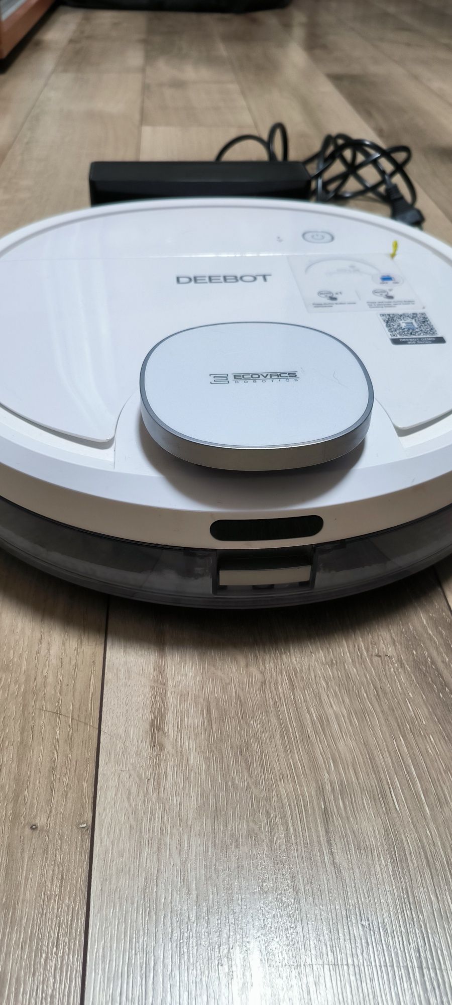 Продам робот - пилосос DEEBOT OZMO 900 White