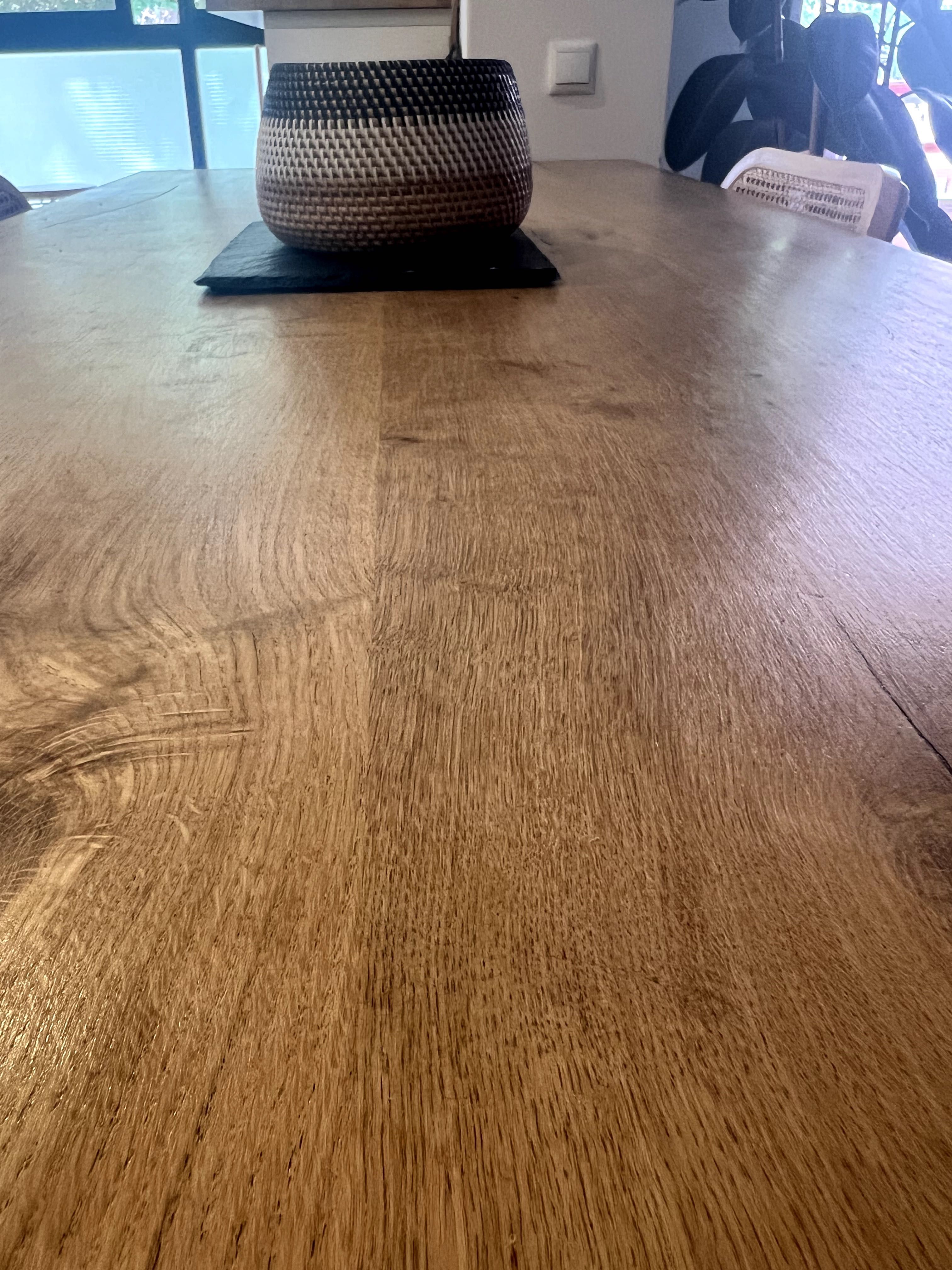 Mesa de jantar em madeira em muito bom estado da AREA para 6 pessoas
