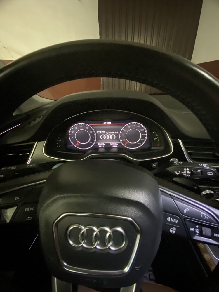 AUDI Q7  2018 року у гарному стані