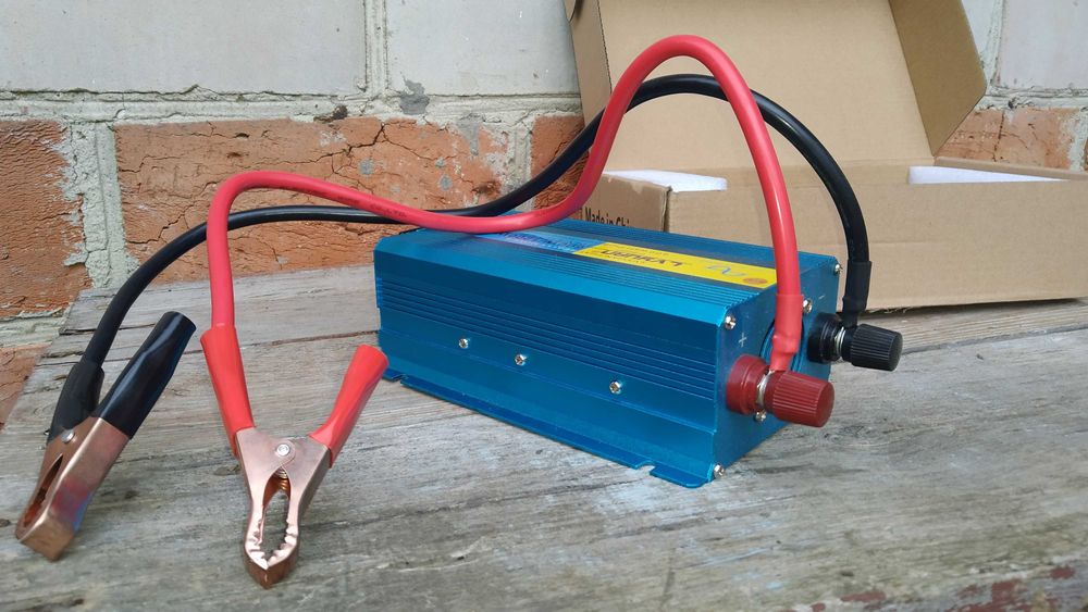 Інвертор 12 220 , Lvyuan 600/1200W, чистый синус