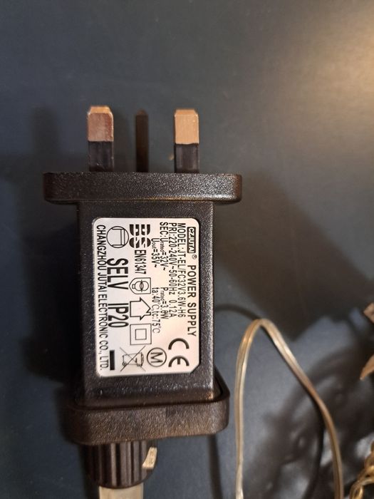 Lampki świąteczne 240 ledów na zewnątrz. Swieci połowa.