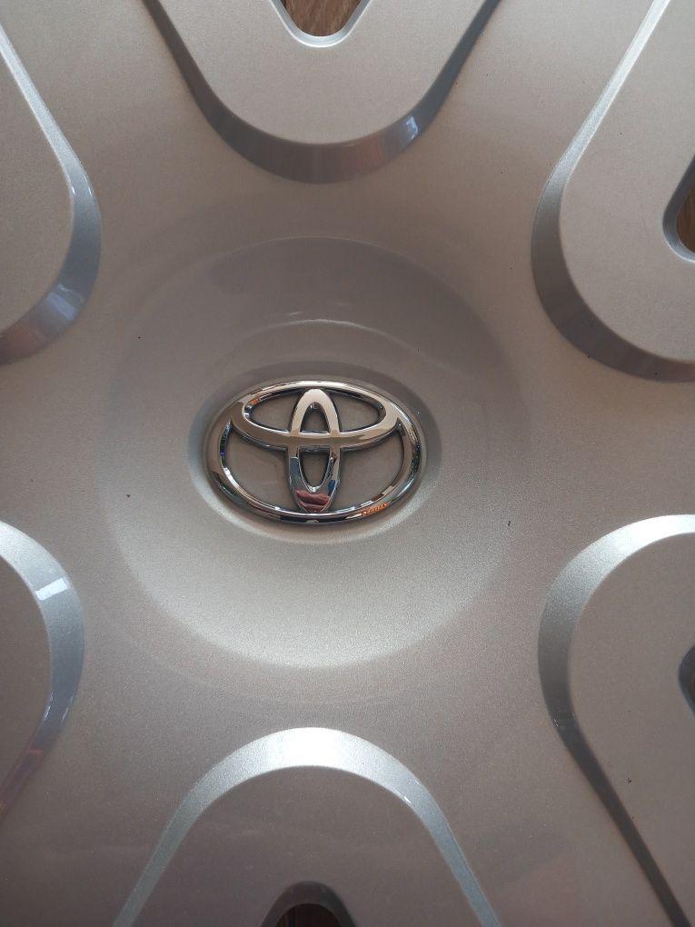 Kołpak Toyota 16'