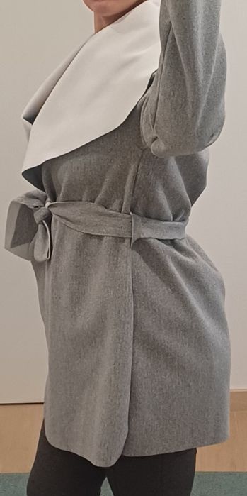 Casaco cinza com cinto (NOVO)- Tamanho único