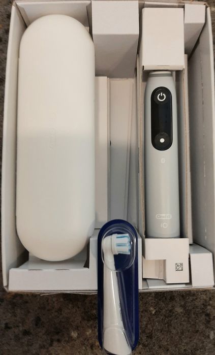 Szczoteczka magnetyczna OralB iO 6