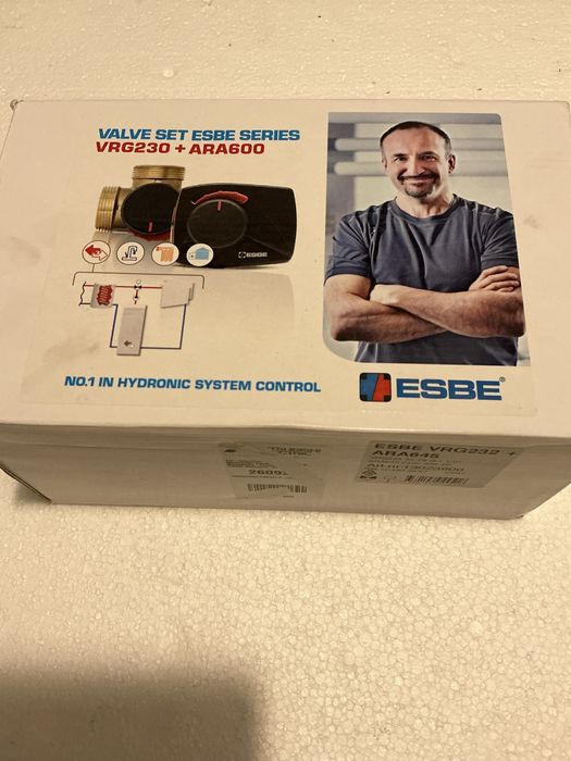 Zawor trojdrożny regulacyjny DN 40 ESBE VRG232 z napędem ARA645