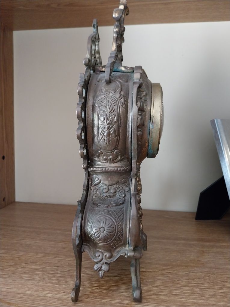 Relógio de mesa em bronze dourado