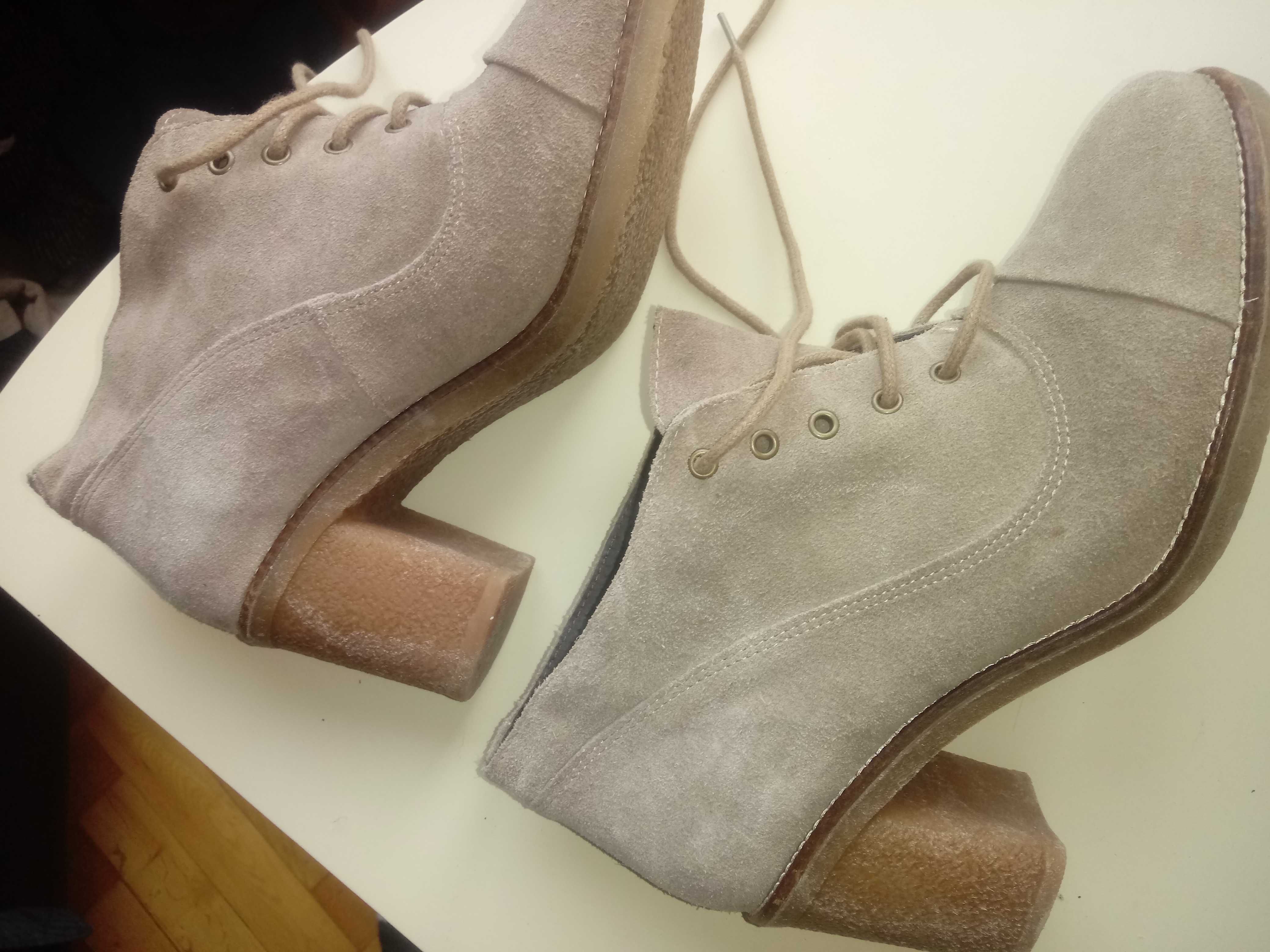 Buty zamszowe Roots r 40 obcas