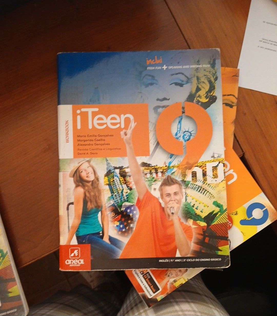 Manual e cadernos de fichas de inglês 9°ano "iTeen 9"