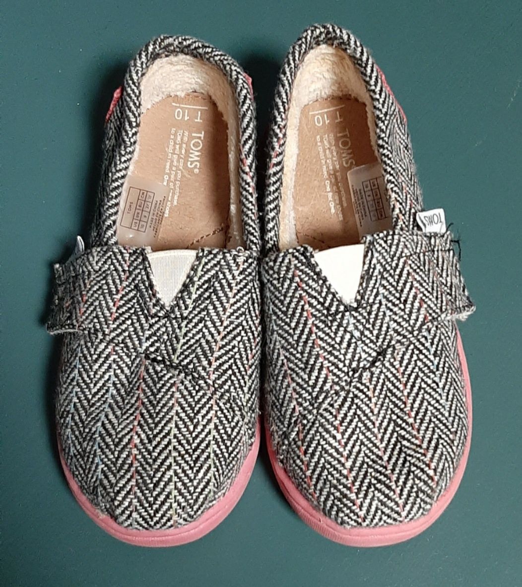 Ocieplane kapcie/buty Toms. Rozmiar 27