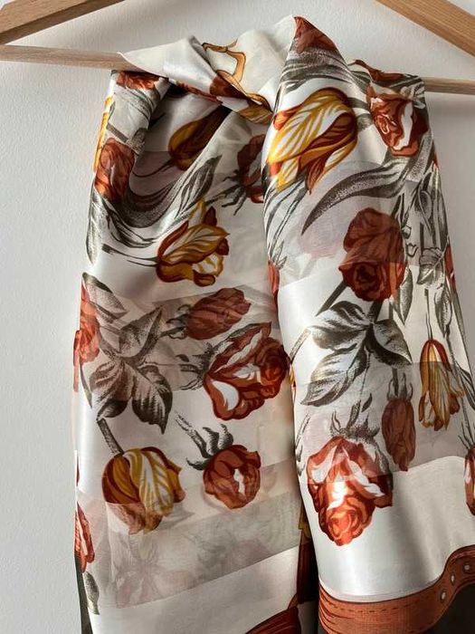 Zielona pomarańczowa chusta apaszka w kwiaty damska