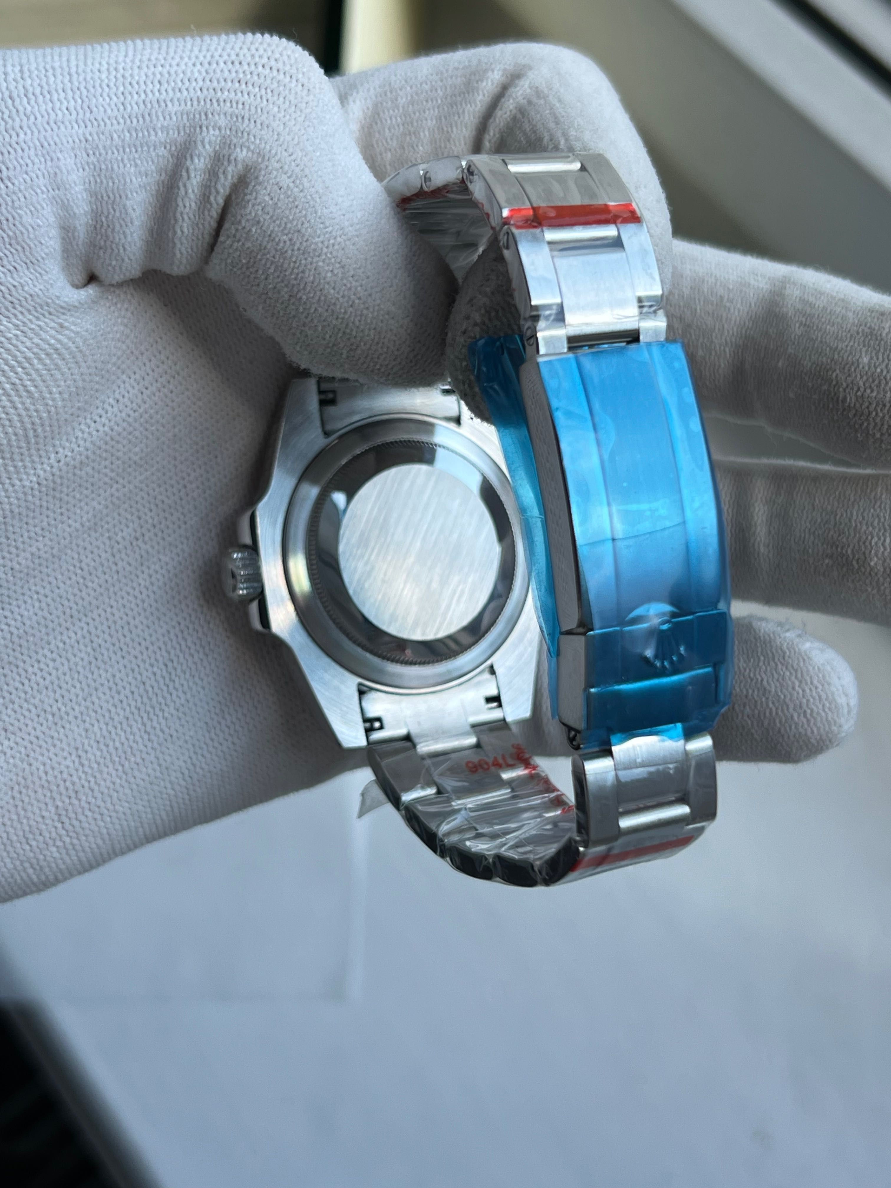 Srebrny zegarek Submarer mechaniczny nowy