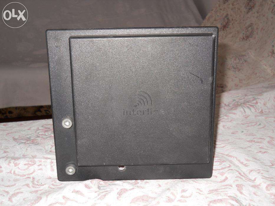 'Antena panelowa 5GHz do odbioru darmowego internetu radiowego;