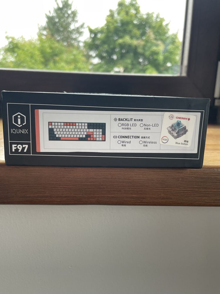 Iqunix F97 coral sea