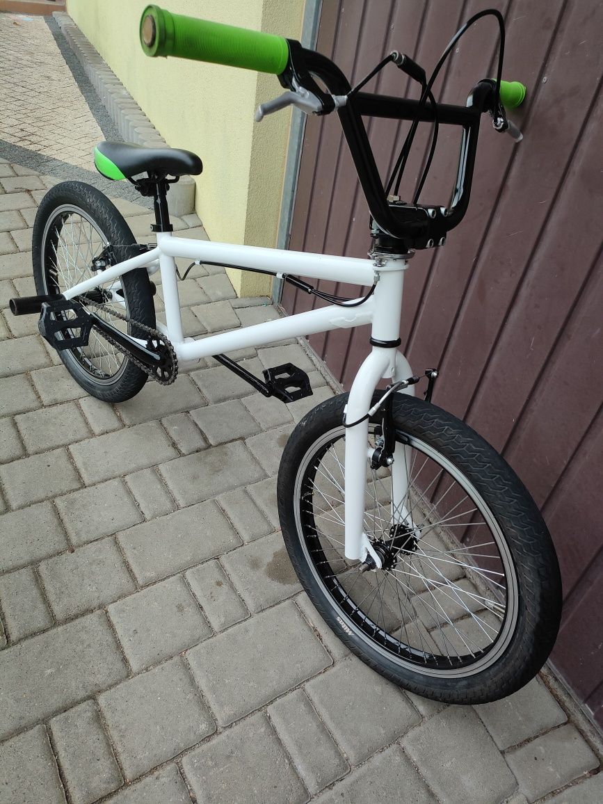 Rower wyczynowy BMX z rotorem i pegami