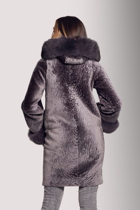 Gian luca kozuch z futrem z lisa