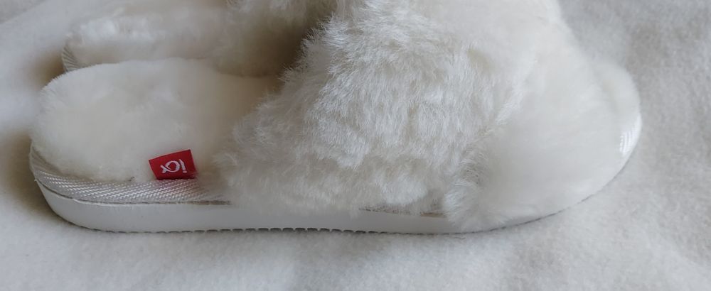 Nowe kapcie z naturalnej skóry owczej merynosa r.40