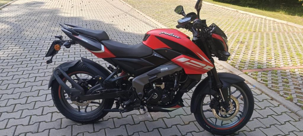 Motocykl Bajaj Plusar NS 125