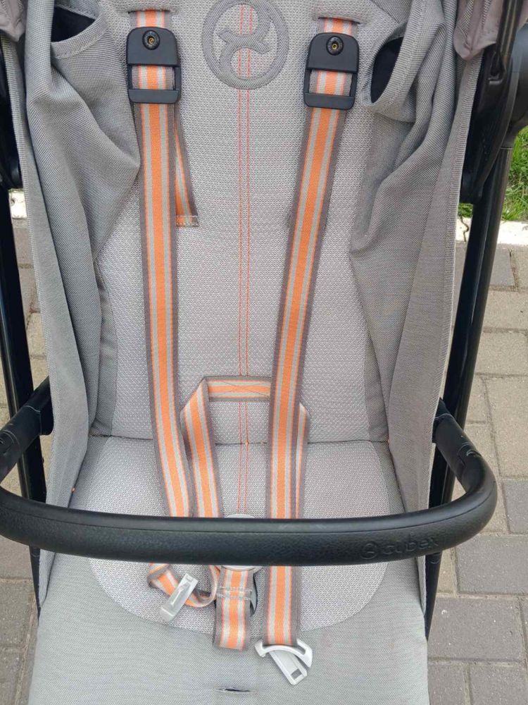Прогулянкова коляска Cybex Beezy