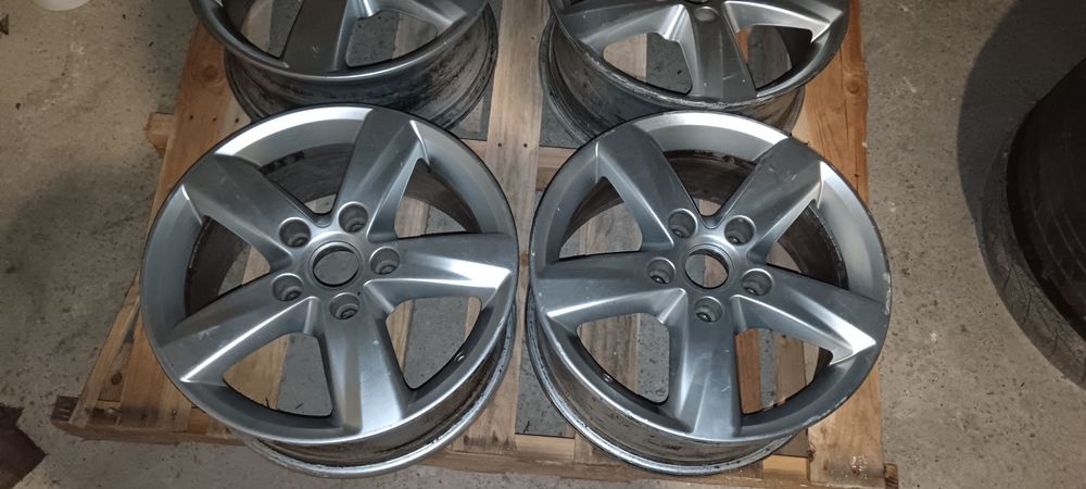 Продам диски 5х130 R16 ET50 с зимней резиной Dunlop 235/65 r17