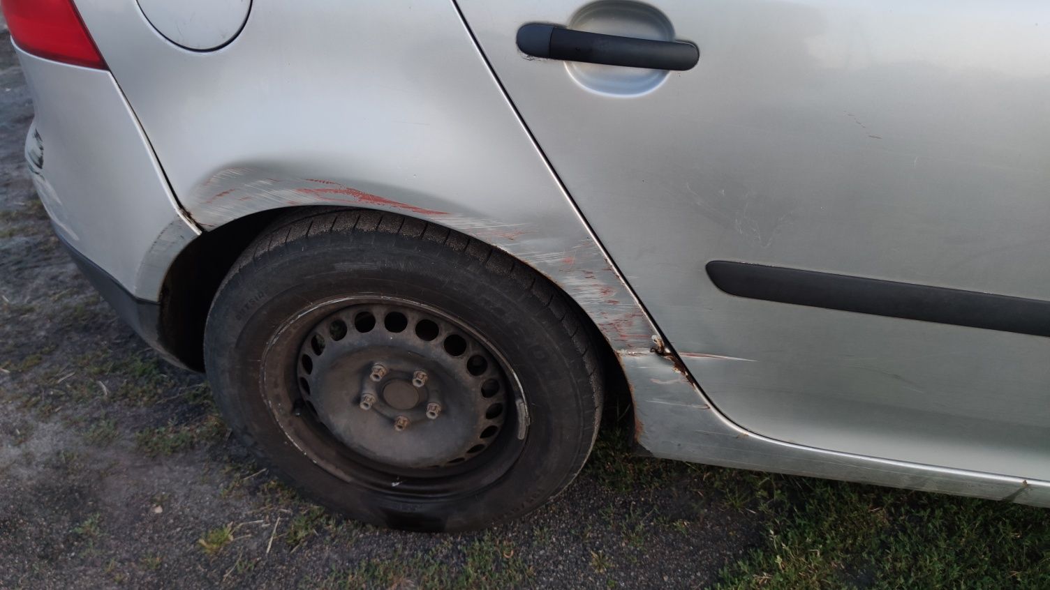 Volkswagen Golf 5 1.4 benzyna