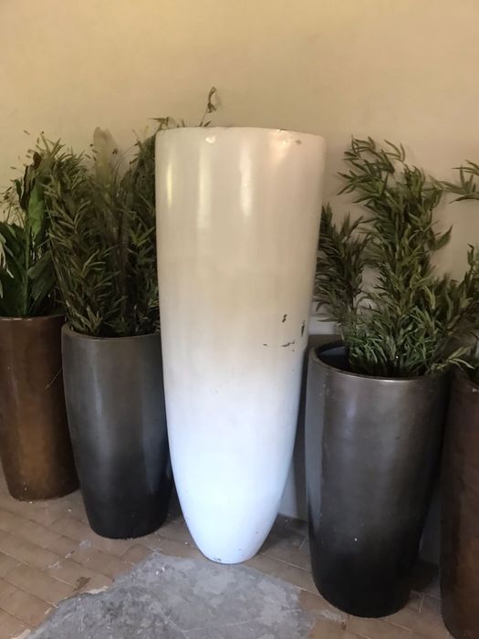 Vasos Grandes e Plantas artificais