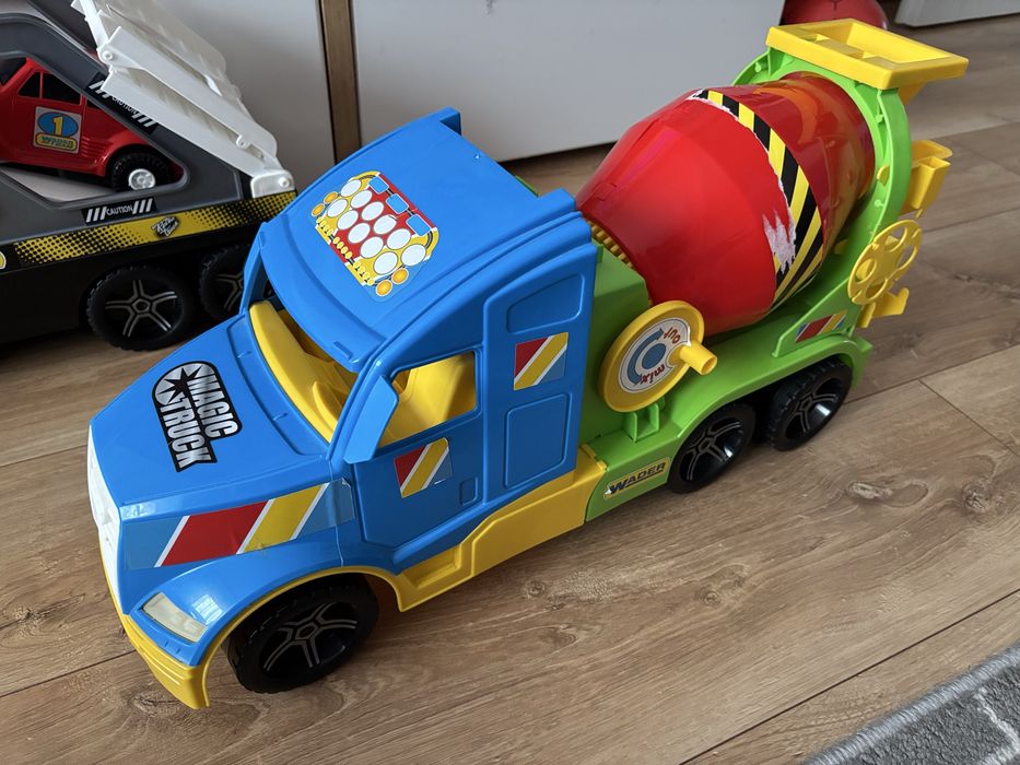 Wader zabawka ciezarowka betoniarka