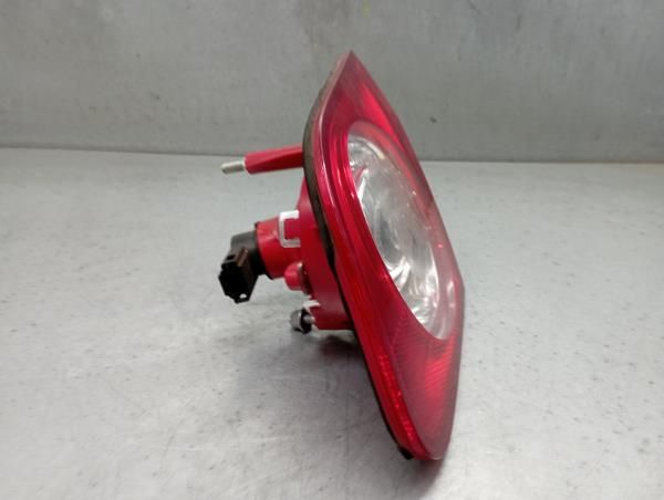 Farolim da mala direito VOLKSWAGEN Passat (3C2)