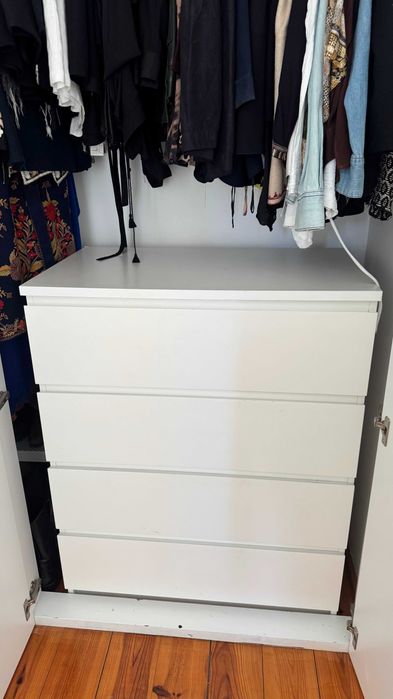 Cômoda com 4 gavetas | 4-Drawer Chest | 1 UN
