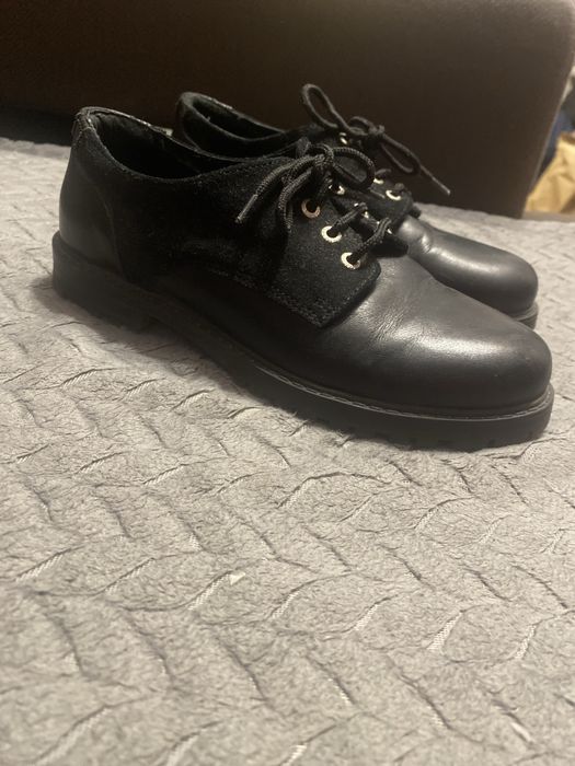 Шкіряні туфельки для дівчинки