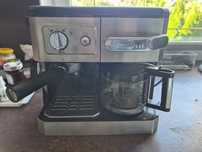 Ekspres przelewowy i na kolbę DeLonghi