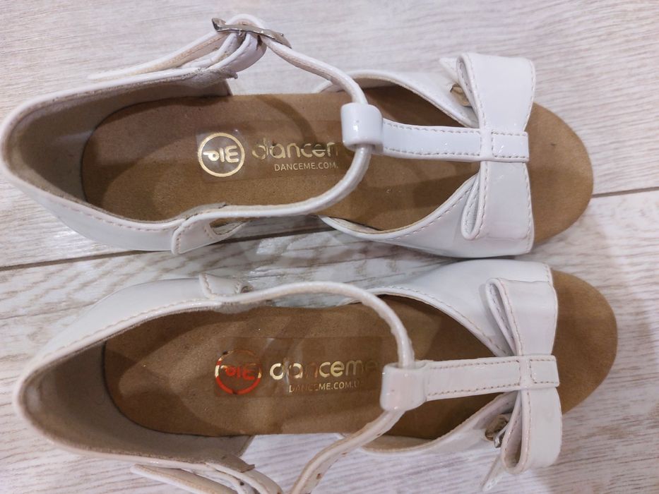 Дитячі туфлі для танців