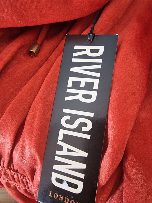 Sukienka satynowa, maxi.