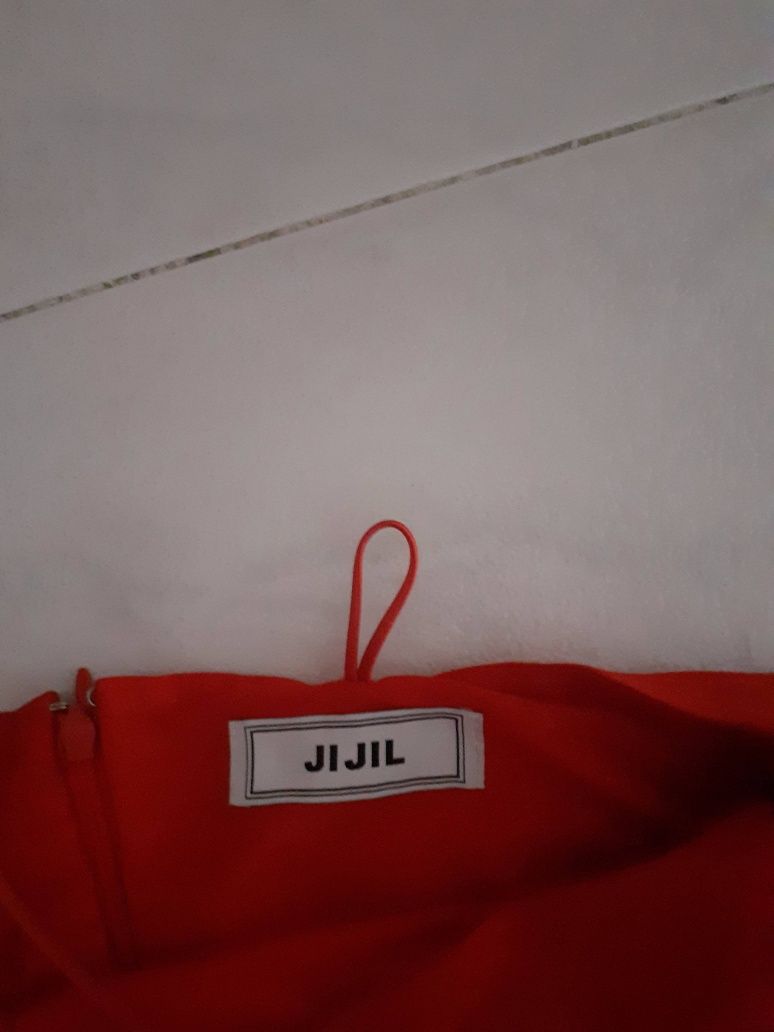 Vestido vermelho C/ laço à frente ( Marca JIjil  ( C/ Novo)