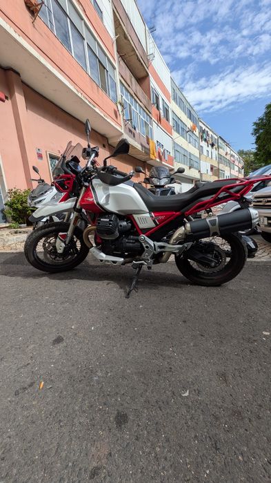Moto Guzzi V85TT