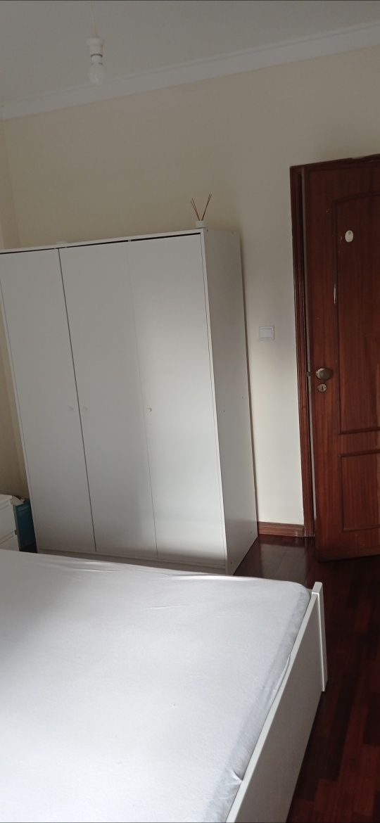 Quarto para arrendar