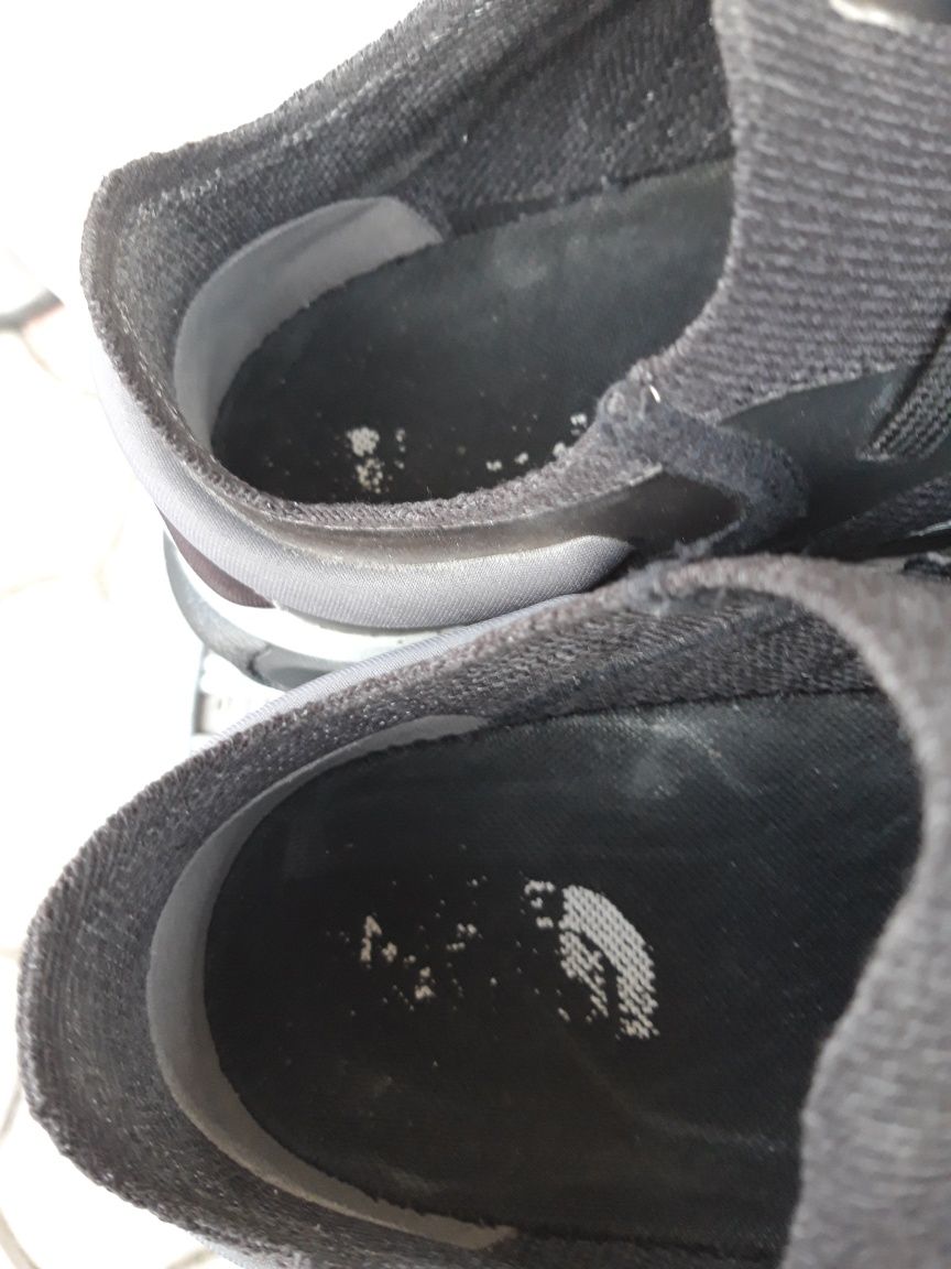 The North Face крассовки оригинальные  раз 41-41.5