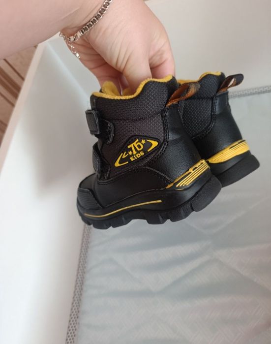 Зимові чобітки на хлопчика