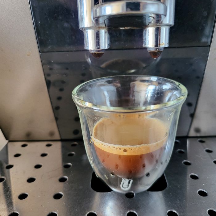 Máquina café automática Delonghi magnífica S