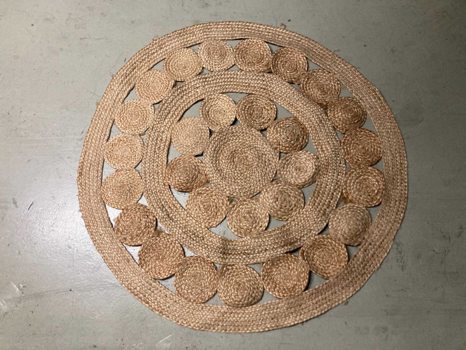 Tapete em sisal, usado, 125 cm diâmetro