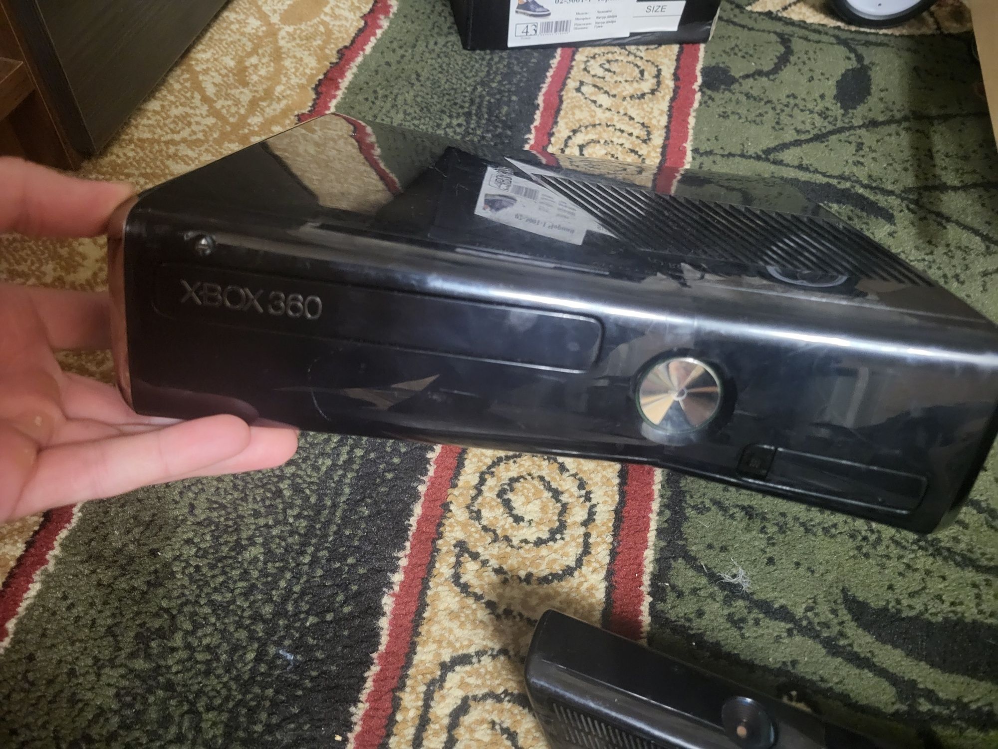 Xbox 360 250 gb kinekt 2 джойстика багато дисків