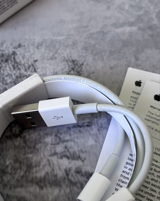 Оригинальный Кабель Apple Lightning to USB (1м) для iPhone