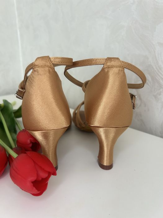 Туфлі танцювальні латина