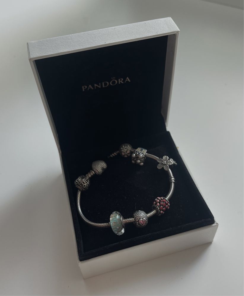 Браслет Pandora з намистинами (можна купувати окремо намистини)