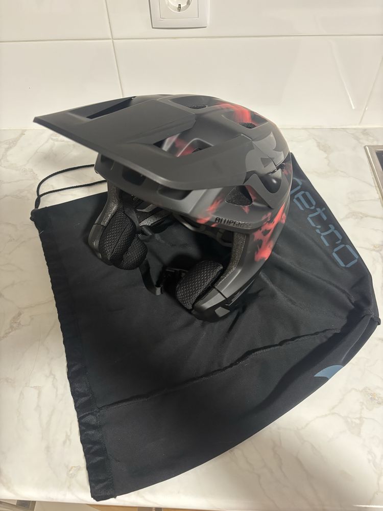 Capacete Bluegrass Jetro