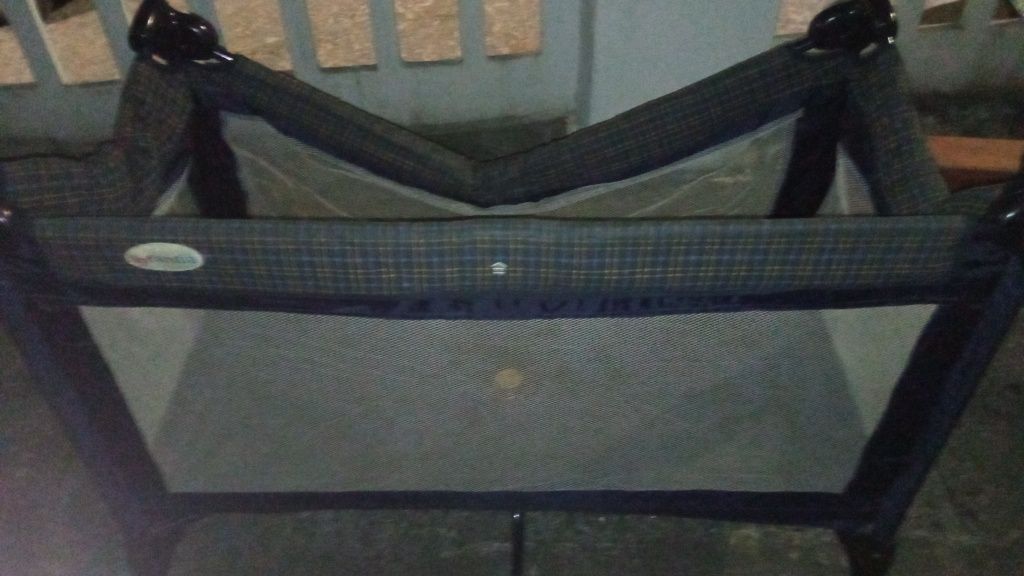 Cama de bebé portátil