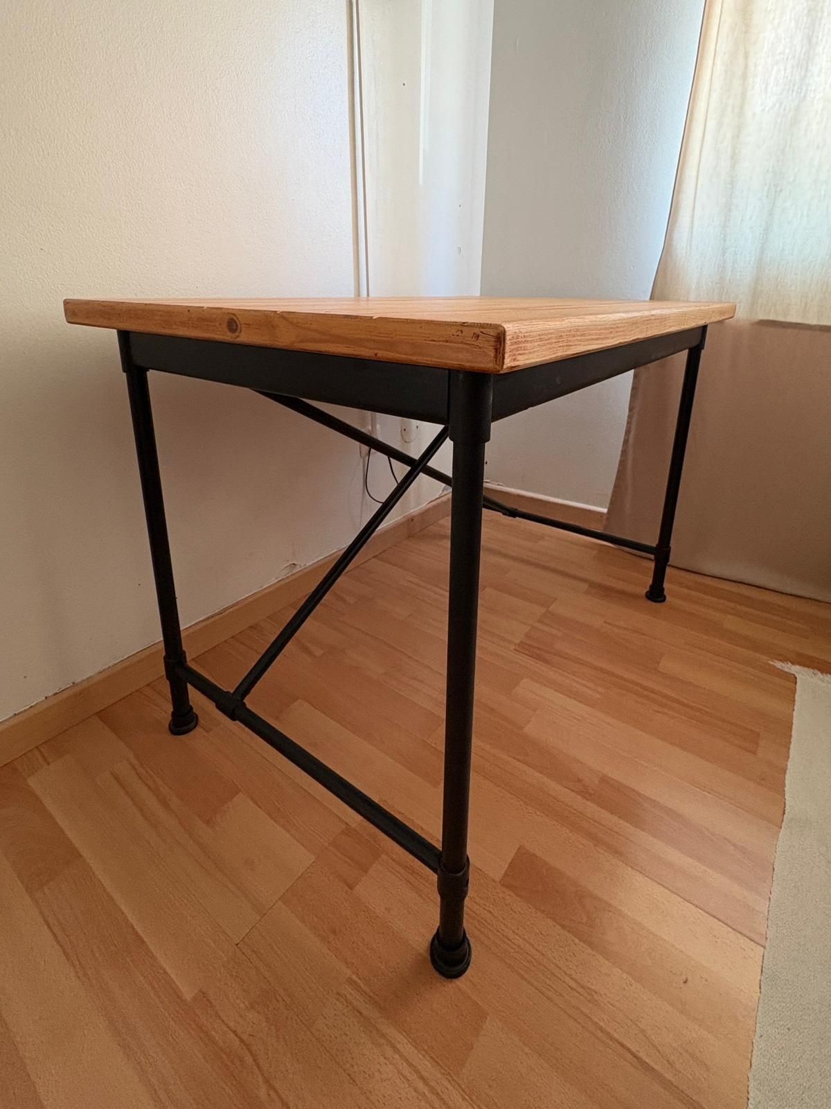 Mesa / secretária