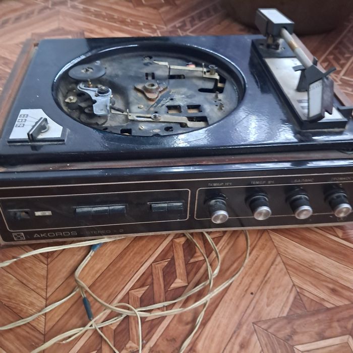 Акорд, програвач,,,