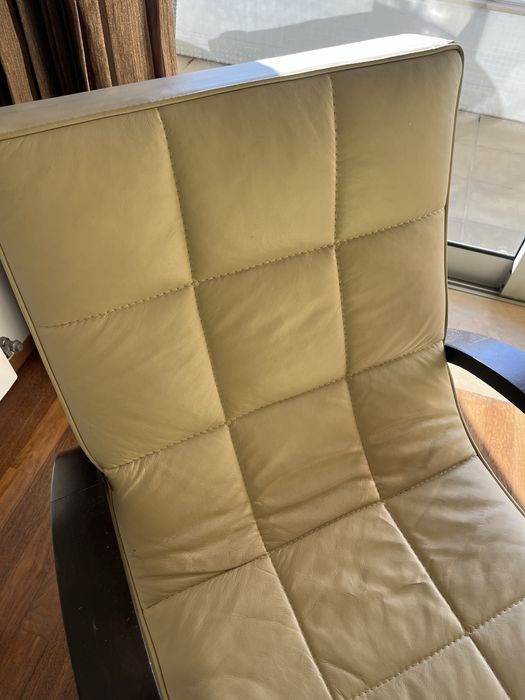 Poltrona em prele bege