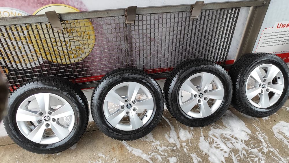 Felgi Skoda 5x112 + opony Goodyear 215x60 R16 - 4 sztuki w cenie!